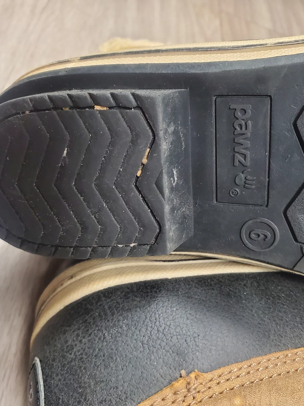 PAWZ by BearPaw Women's Size 6 Tan Black Faux Fur Lined Winter Duck Boots